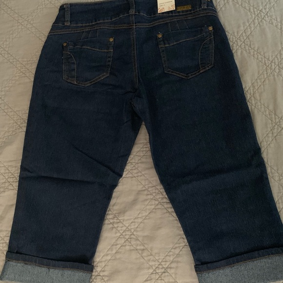 Capris - Picture 2 of 2